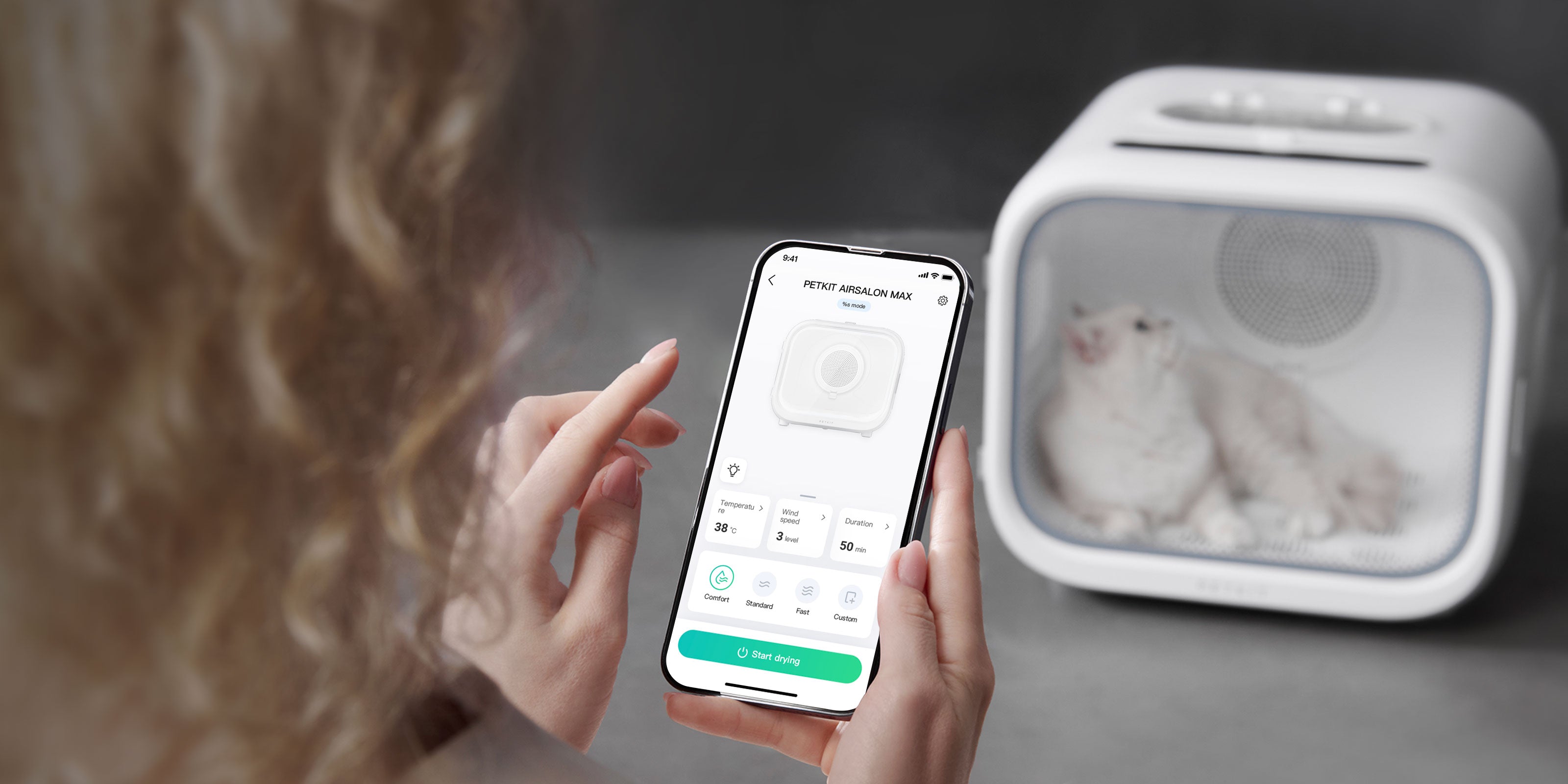 AirSalon Max Pet Dryer Box monitored via the PETKIT app, displaying real-time drying duration, temperature, and operating status for safe and reliable use