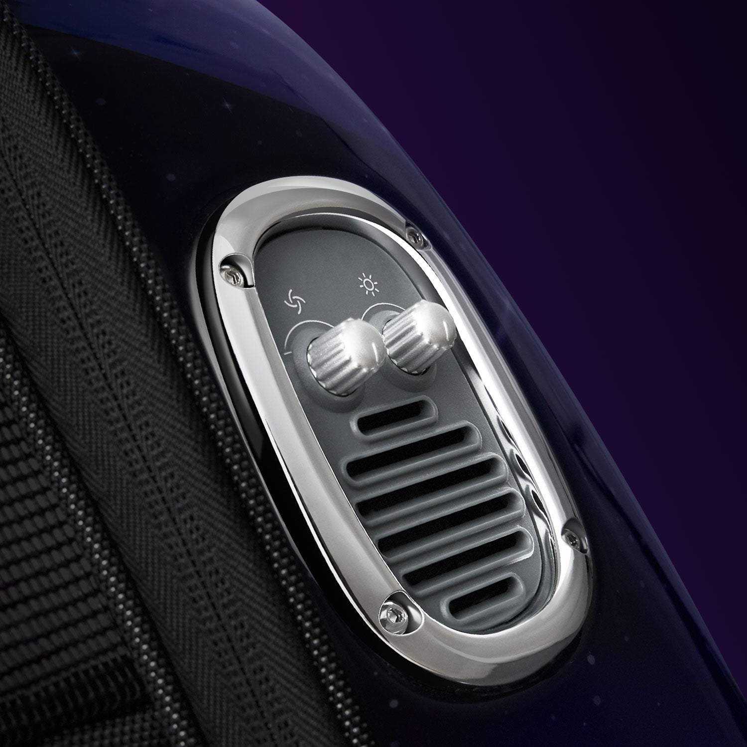 Breezy 2 Cat Carrier TrapKing Davis featuring adjustable air outlet design with mechanical buttons for easy airflow control and pet comfort