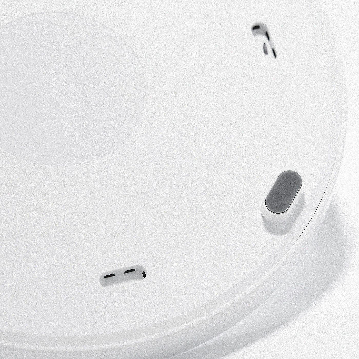 EverSweet 3 Pro UVC Pet Water Fountain featuring anti-slip pads to keep the device stable during use