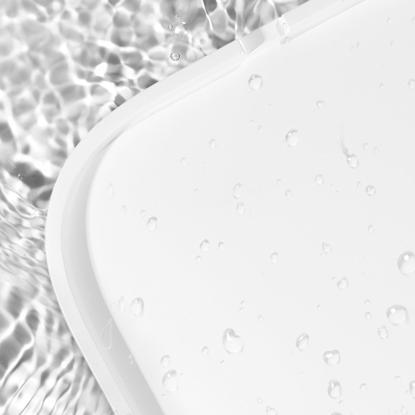 PETKIT Raised Stand is made of smooth, food-grade material that is easy to wipe and keep clean after use