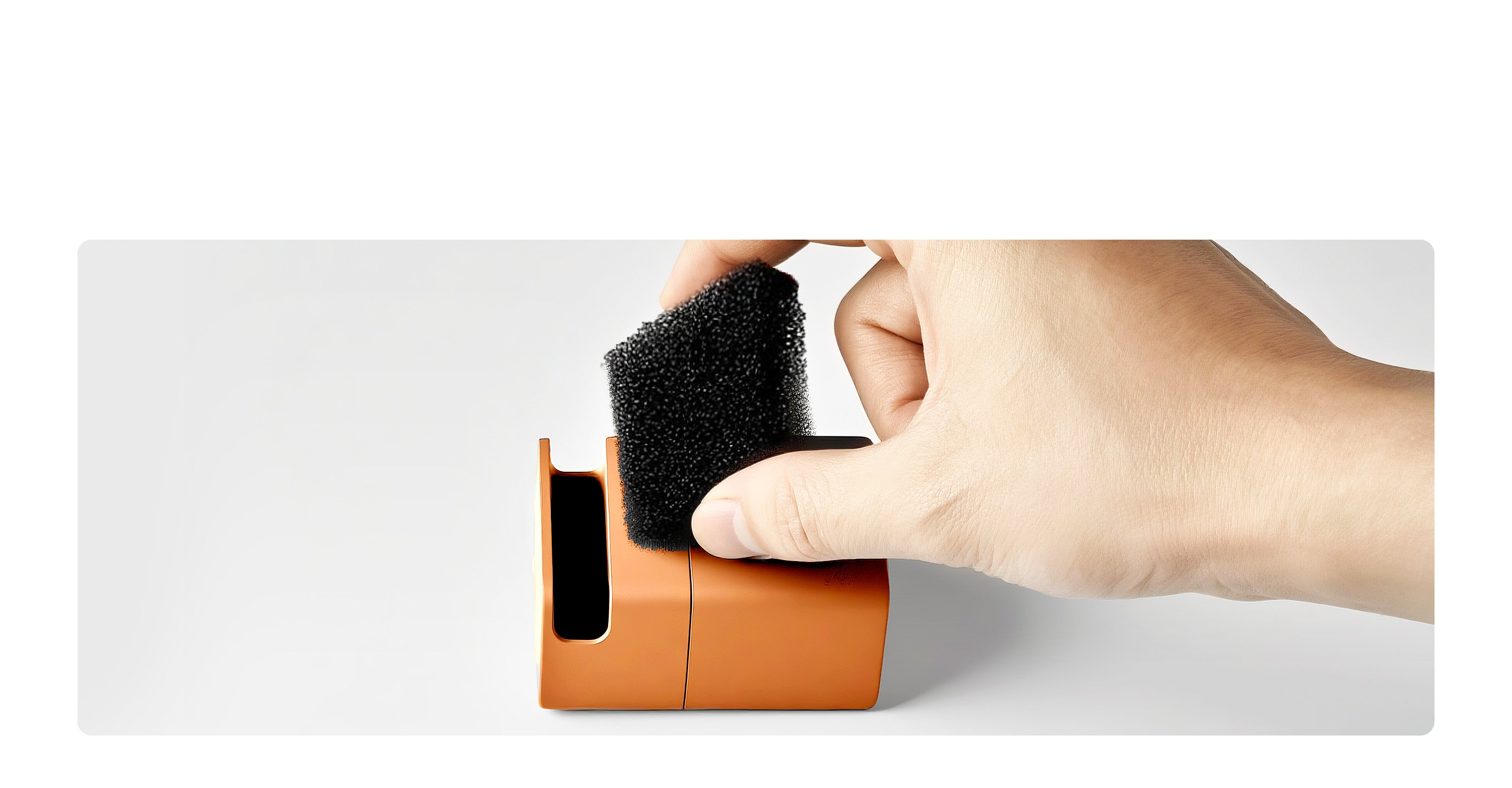 Wireless water pump FFT1-2 with replaceable foam filter for longer usage and hair protection