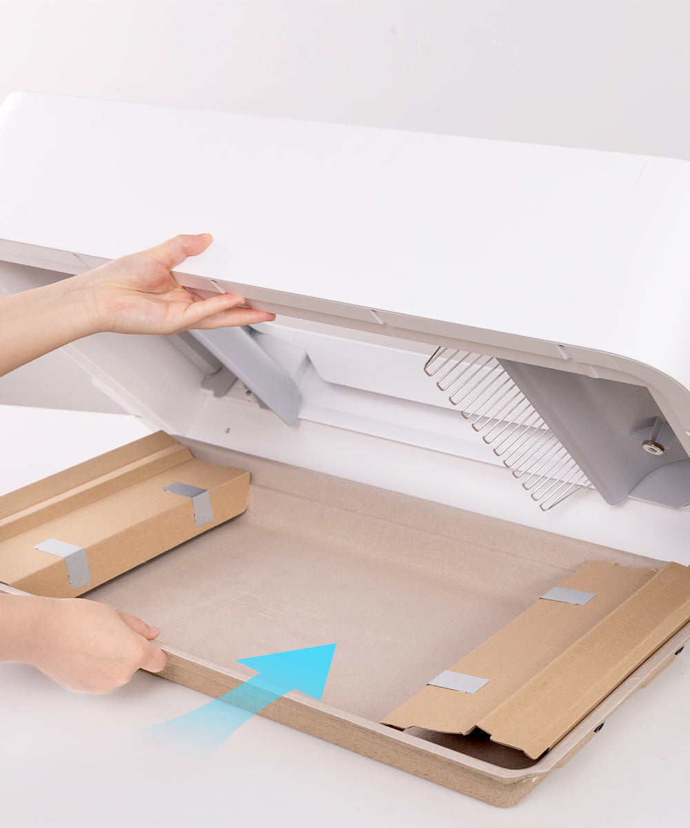 Disposable litter tray with 3-step replacement process —  install new