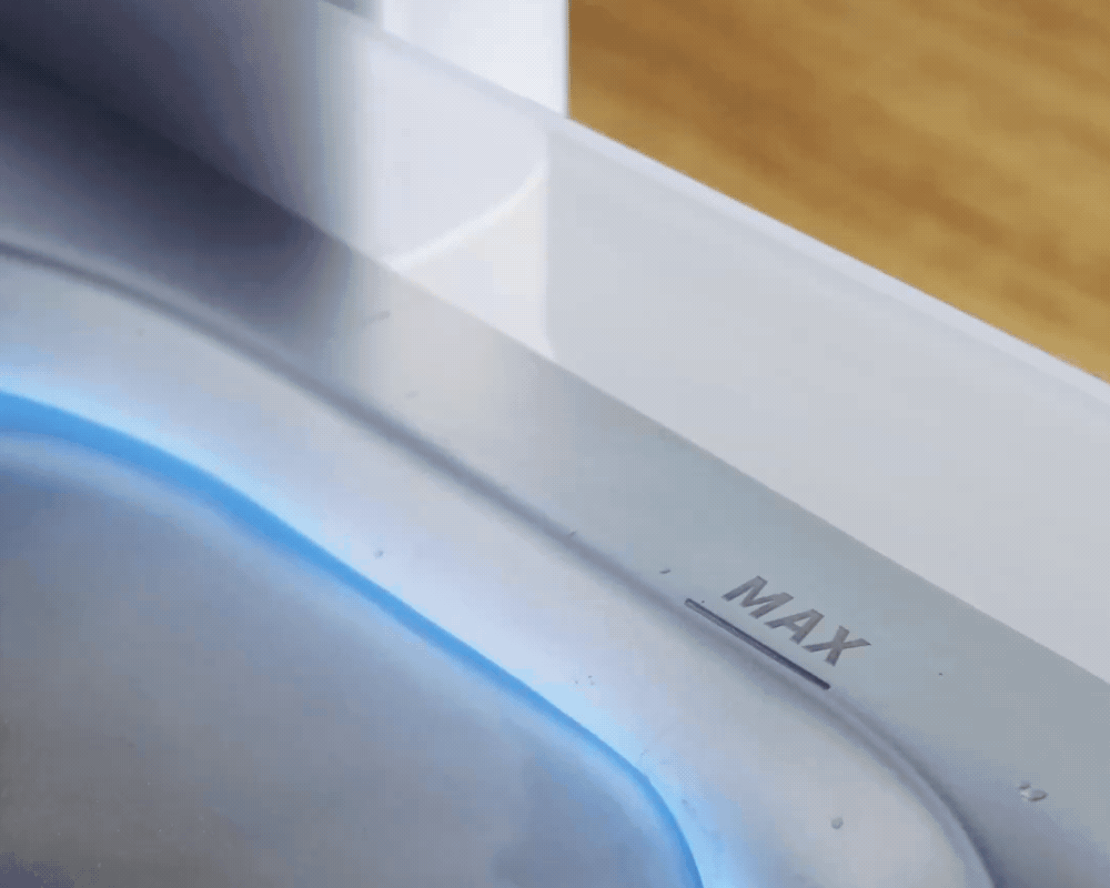 EverSweet Ultra Cat Water Fountain automatically refills tray when water drops below 220ml, ensuring pets never wait