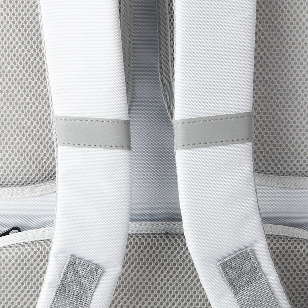 Breezy Dome 2 cat backpack details